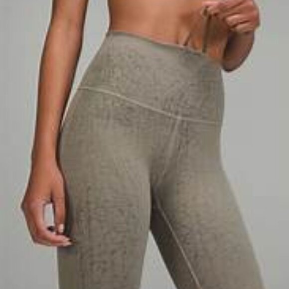Lululemon Wunder Train High-Rise Crop 23" - Picture 2 of 8